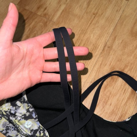 Lulu Lemon Energy Sports Bra - Picture 4 of 4